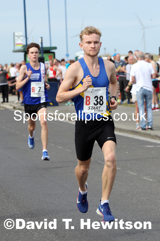 Senior mens 6 stage relay, 2021 Northern 6 and 4 Stage and Young Athletes Road Relays, Redcar. Photo: David T. Hewitson/Sports for All Pics